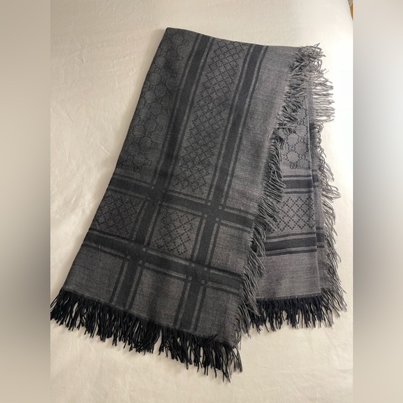 Gucci Jacquard Silk Wool Scarf/Shawl - Picture 2 of 10